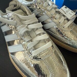 Adidas Samba OG crackled metallic silver